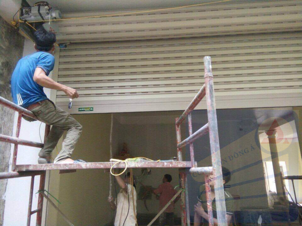 Thợ sửa chữa cửa cuốn tại Quận 8